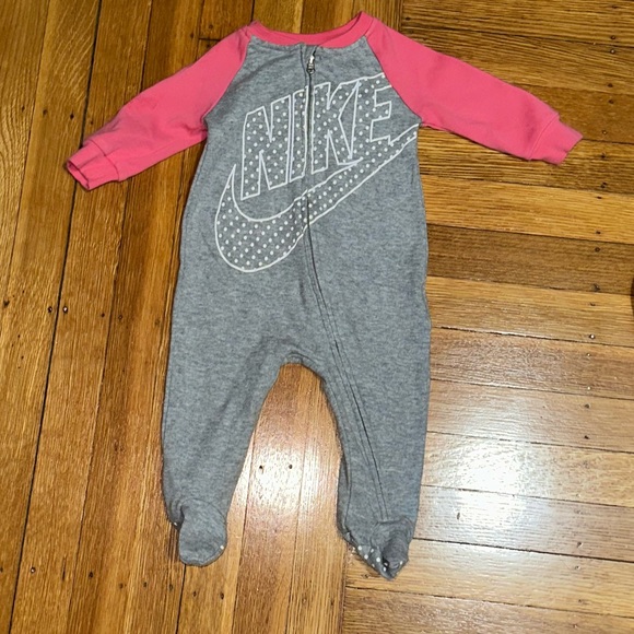 Nike Other - Baby sleeper size 6m